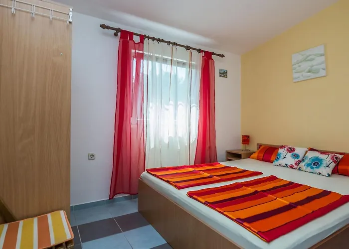 Apartman Horvatic 2 By Interhome